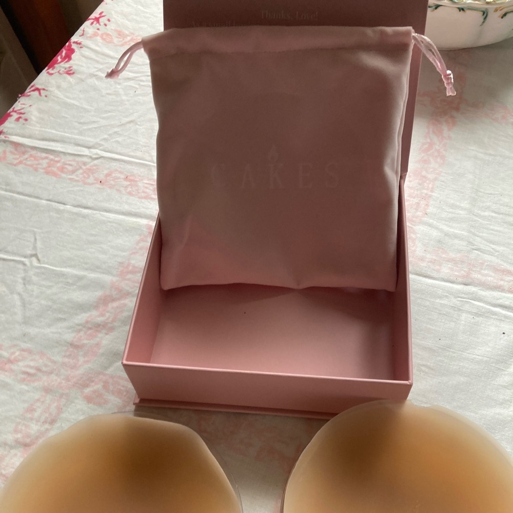Cakes extra large breast covers